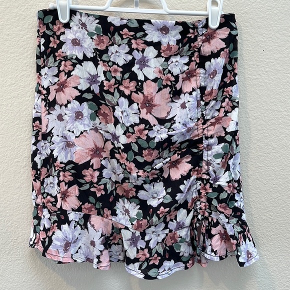 Rewind Floral Miniskirt, Front Ruched, Drawstring, Ruffle Hem, Y2K Medium - Picture 2 of 9